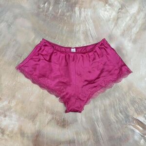 Victoria’s Secret Fuchsia Satin Lace Pajama Shorts – Small